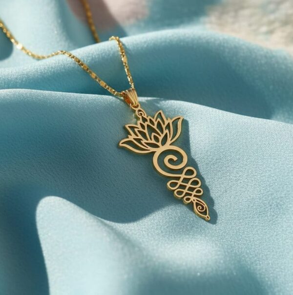 Beautiful Flower Necklace